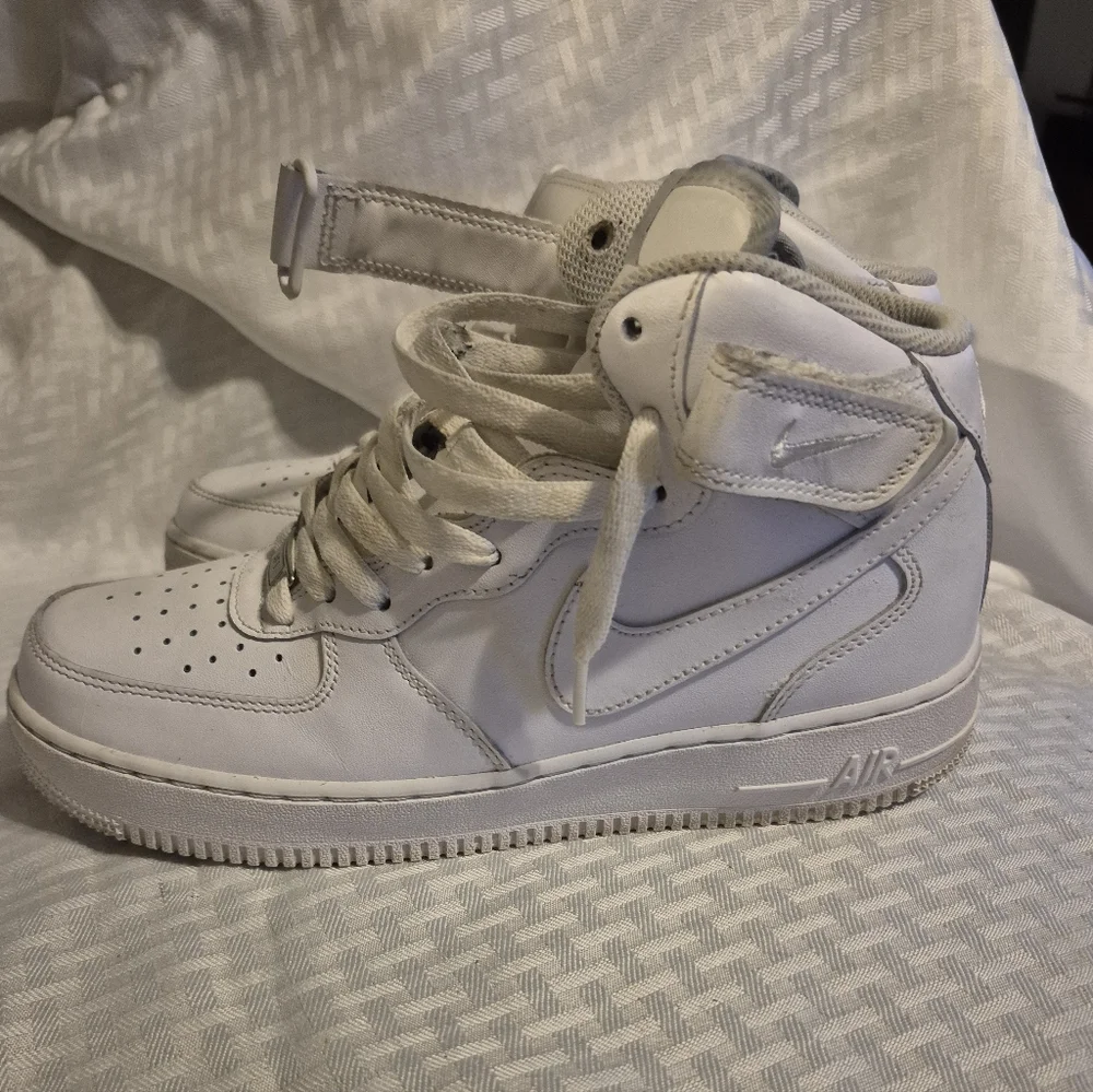 Nike Air Force 1 Mids - Picture 3 of 6